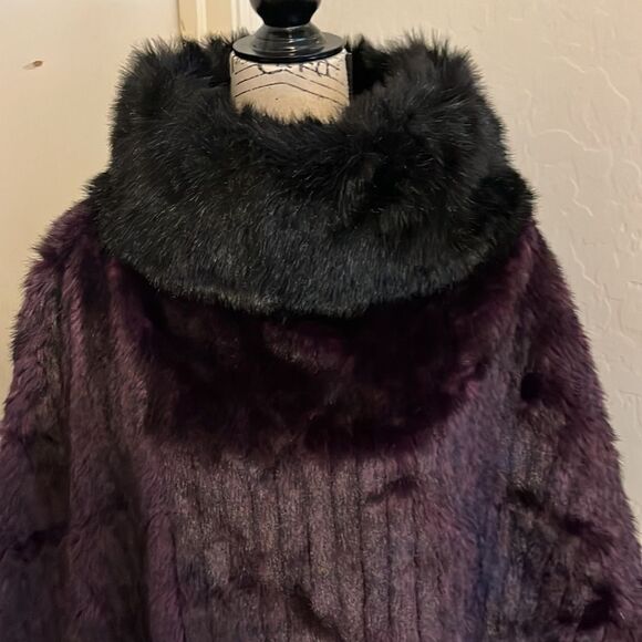 Terry Lewis Faux Fur Purple Black Collar Area Pullover Poncho Event - Picture 4 of 13